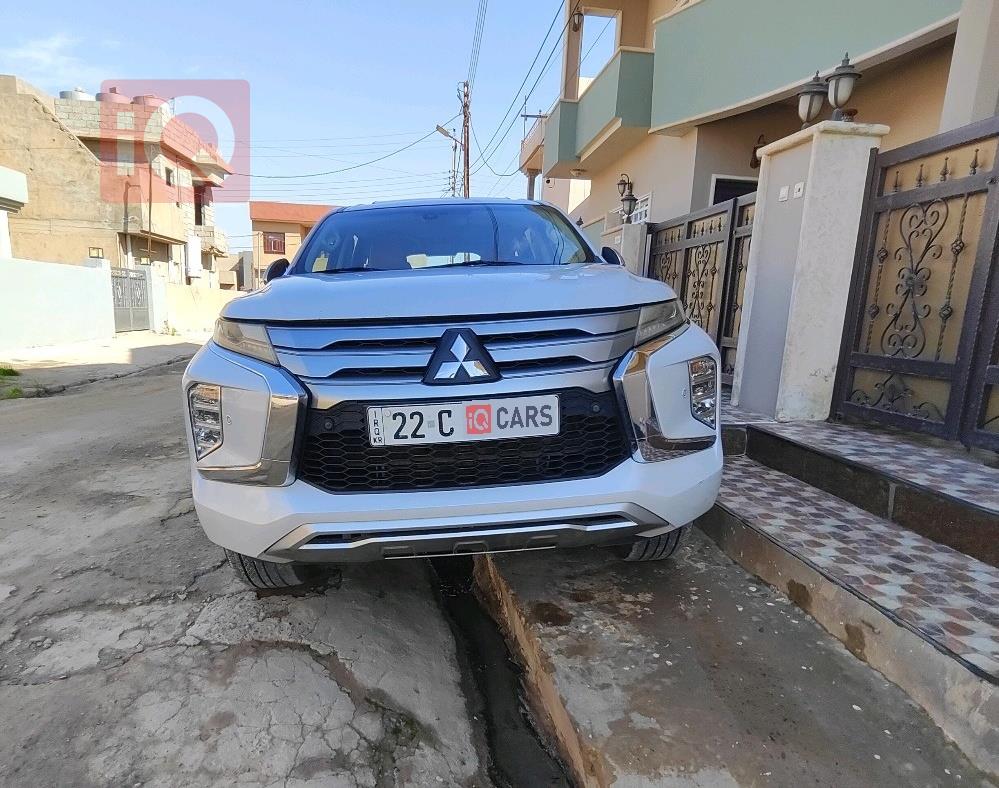 ميتسوبيشي باجيرو سبورت